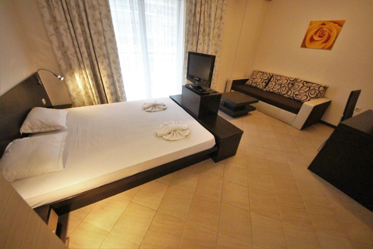 Menada Tarsis Apartments Sunny Beach Værelse billede